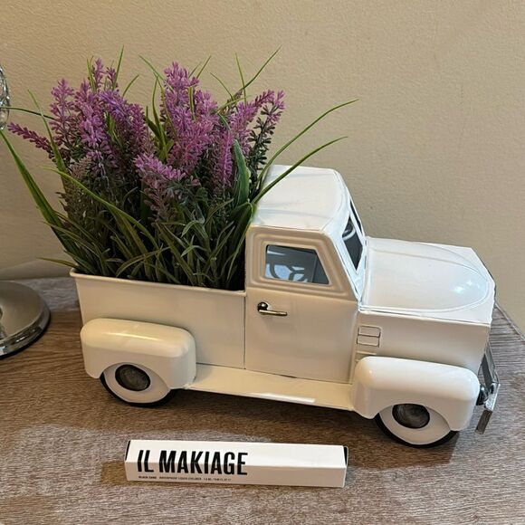 IL Makiage Black Card Liquid Eyeliner Ultra-Black Waterproof Liner- NIB - Picture 1 of 4